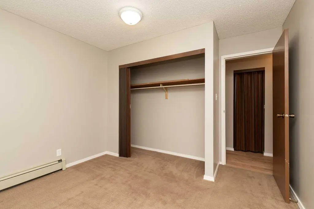 85 Foxbend Crescent N Lethbridge AB T1H 5T4