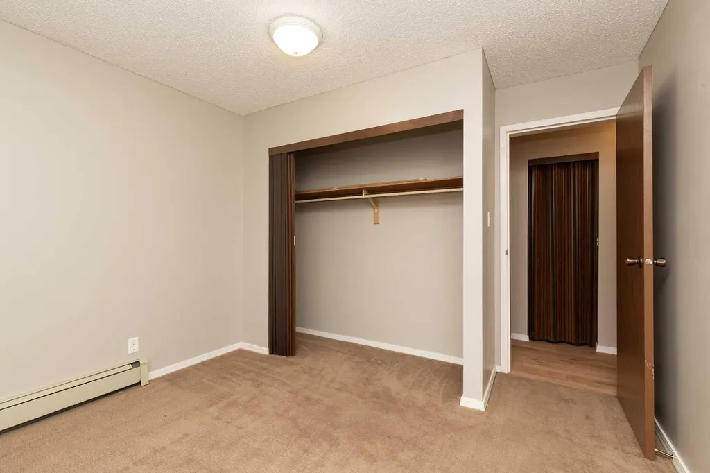 85 Foxbend Crescent N Lethbridge AB T1H 5T4
