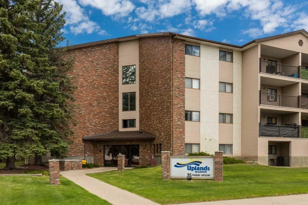 85 Foxbend Crescent N Lethbridge AB T1H 5T4