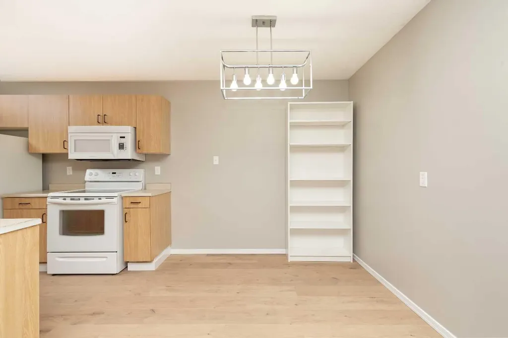 85 Foxbend Crescent N Lethbridge AB T1H 5T4