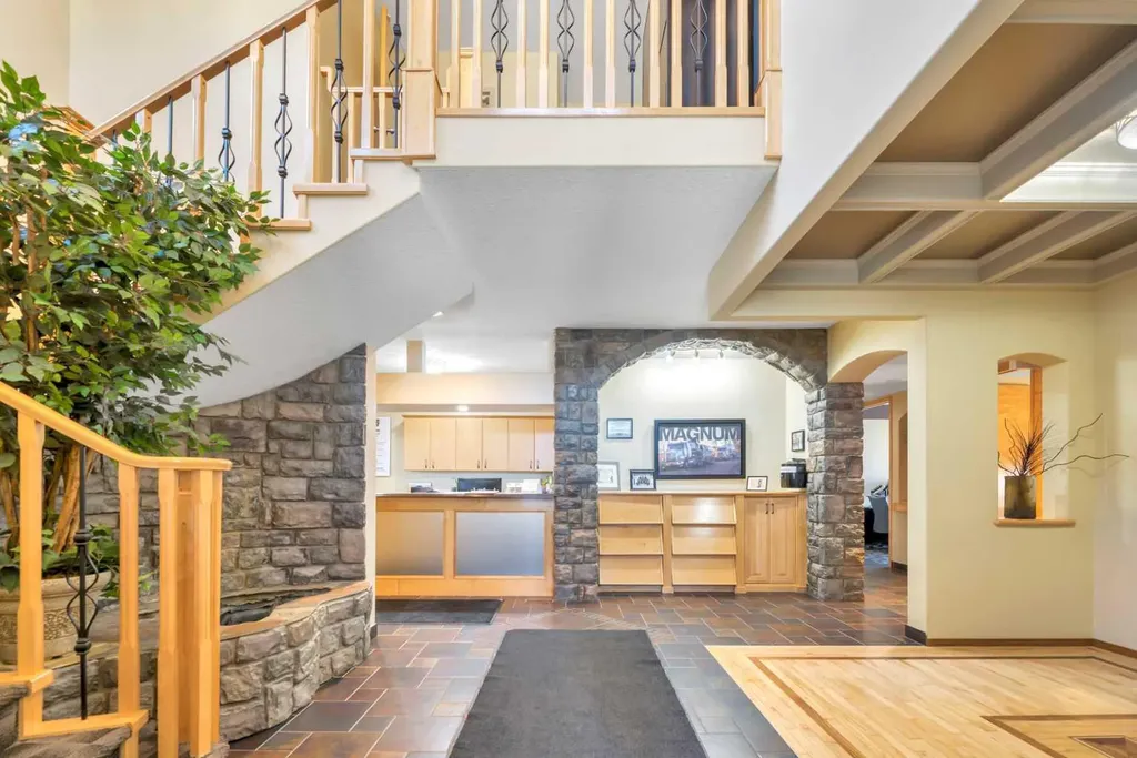 114 & 118 Canal Garden Strathmore AB T1P 1Y4
