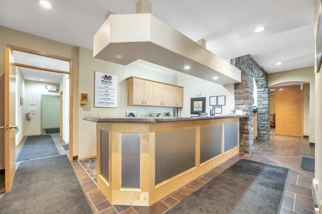 114 & 118 Canal Garden Strathmore AB T1P 1Y4