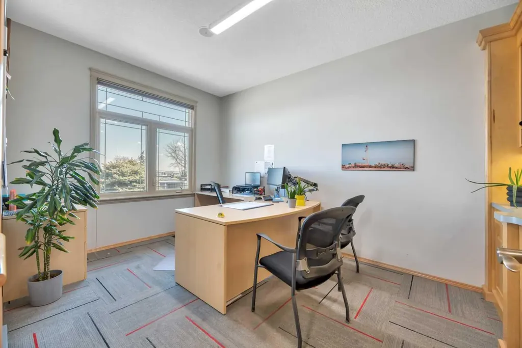 114 & 118 Canal Garden Strathmore AB T1P 1Y4