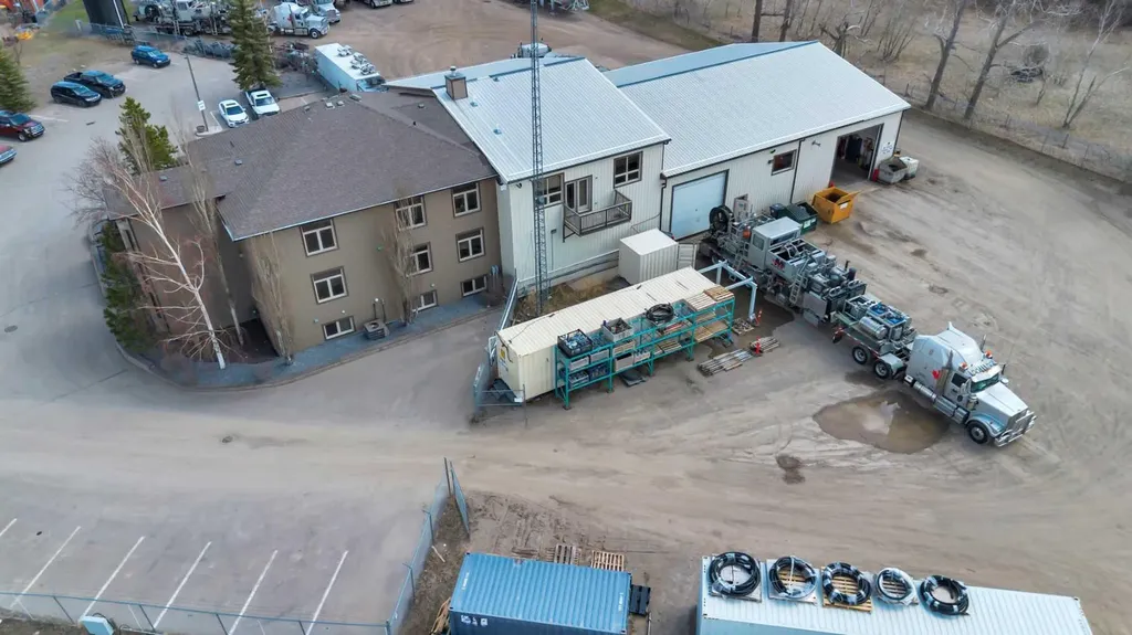 114 & 118 Canal Garden Strathmore AB T1P 1Y4