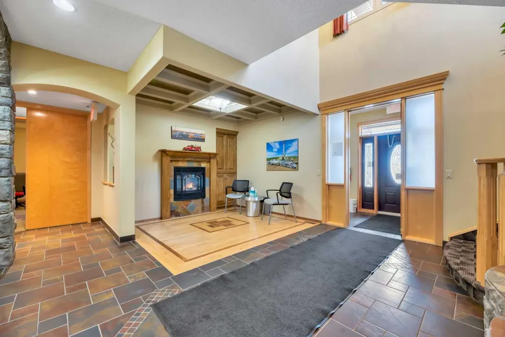 114 & 118 Canal Garden Strathmore AB T1P 1Y4