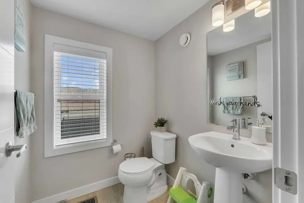 136 Sage Meadows Gardens NW Calgary AB T3P1K2
