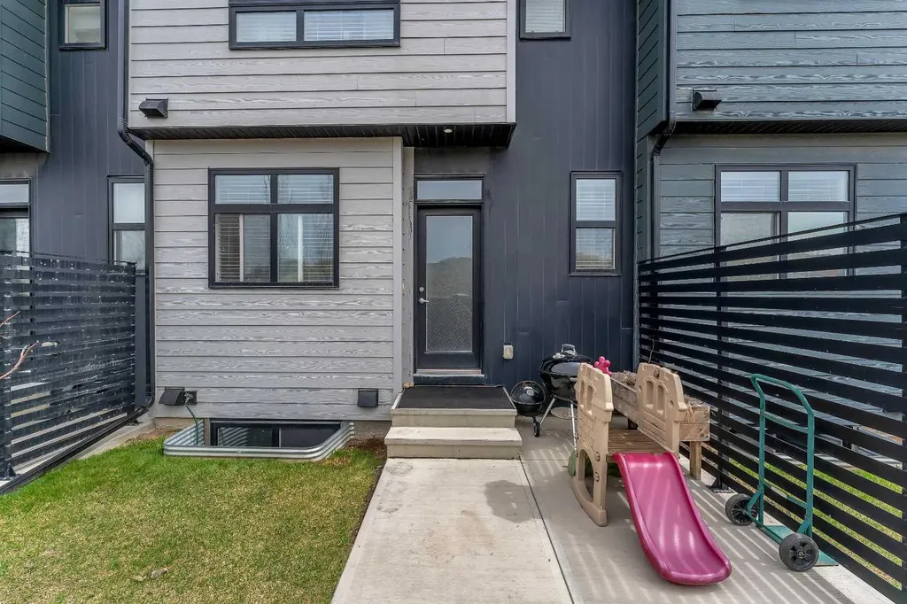 136 Sage Meadows Gardens NW Calgary AB T3P1K2