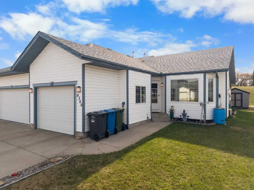 4366 54a Avenue Close Innisfail AB T4G 1X5
