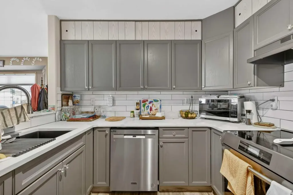 4366 54a Avenue Close Innisfail AB T4G 1X5