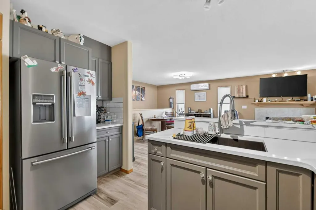 4366 54a Avenue Close Innisfail AB T4G 1X5