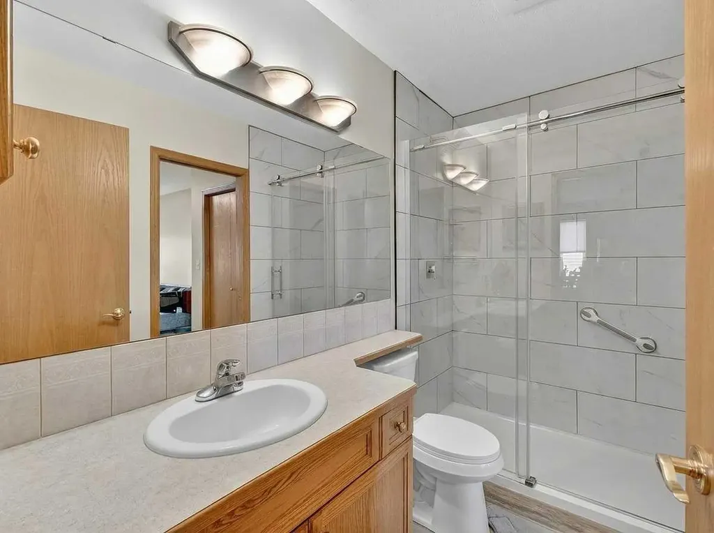 4366 54a Avenue Close Innisfail AB T4G 1X5