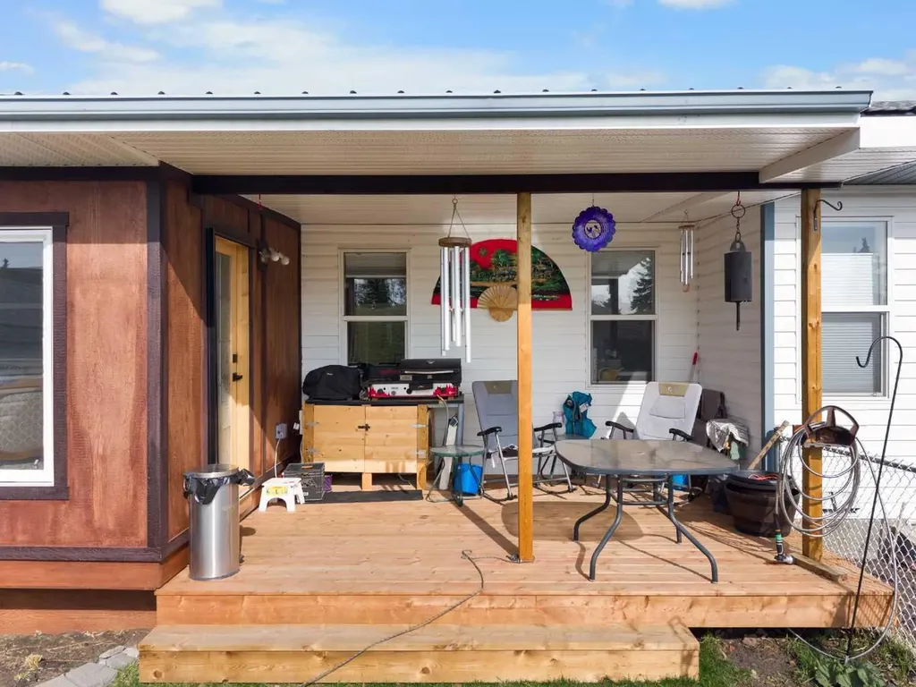 4366 54a Avenue Close Innisfail AB T4G 1X5