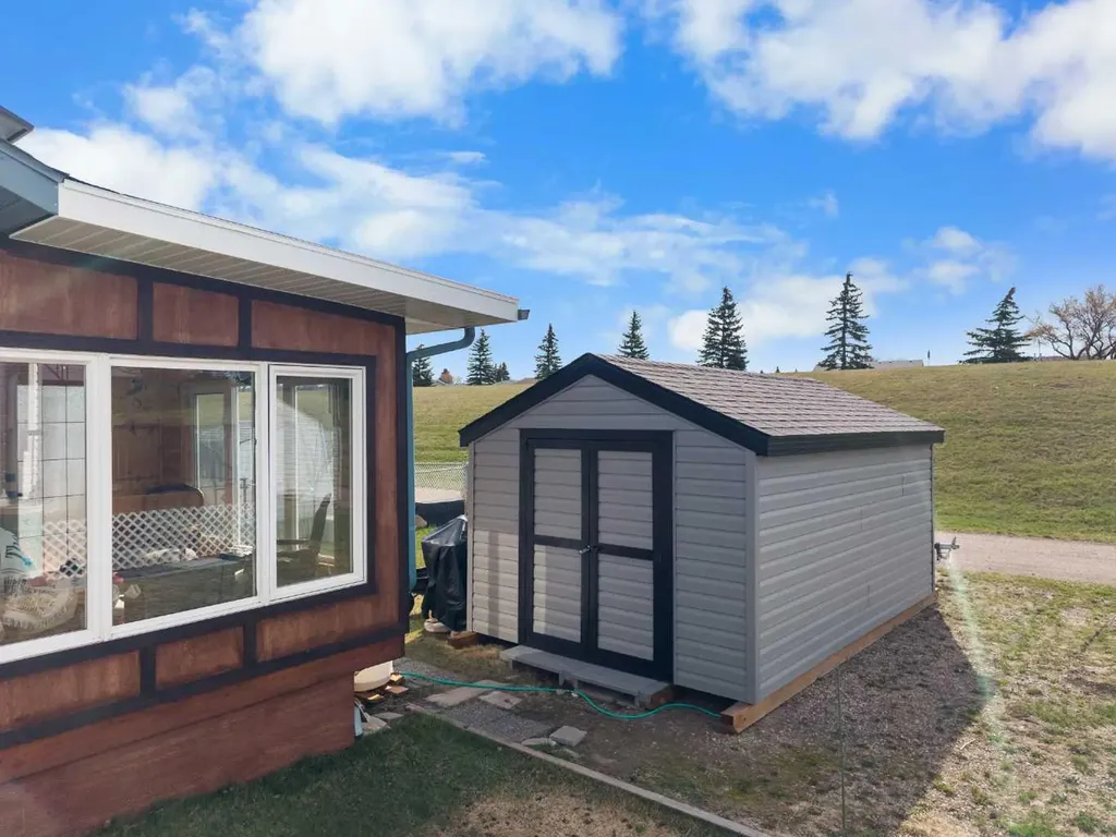 4366 54a Avenue Close Innisfail AB T4G 1X5