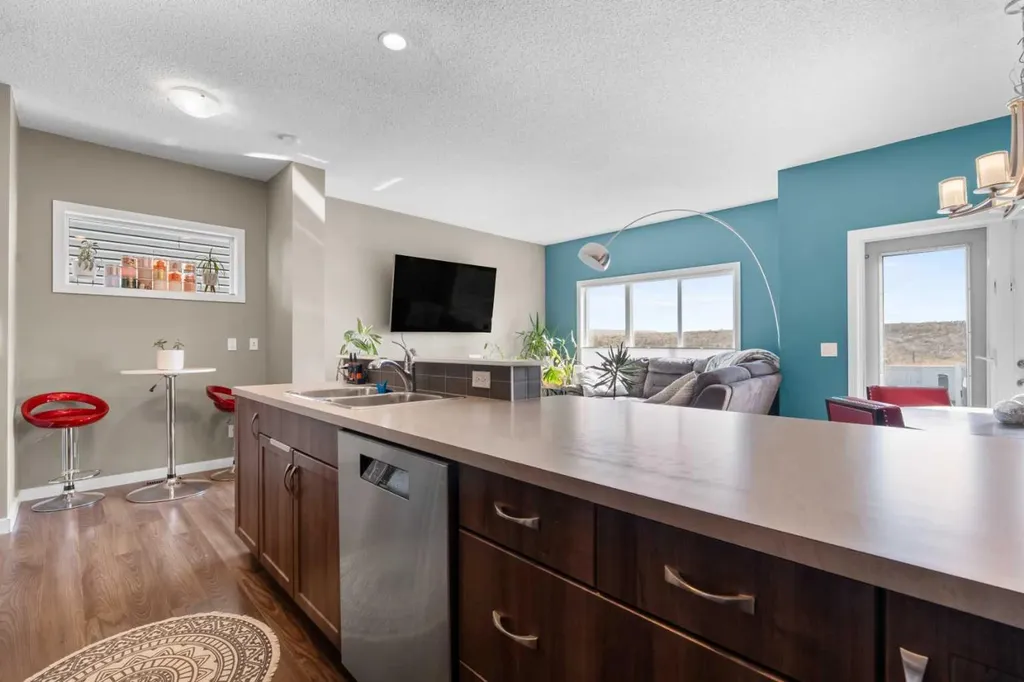 534 River Heights Crescent Cochrane AB T4C 0T8