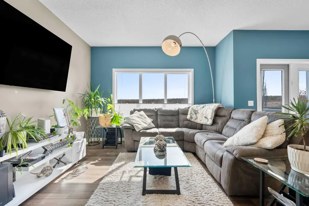 534 River Heights Crescent Cochrane AB T4C 0T8