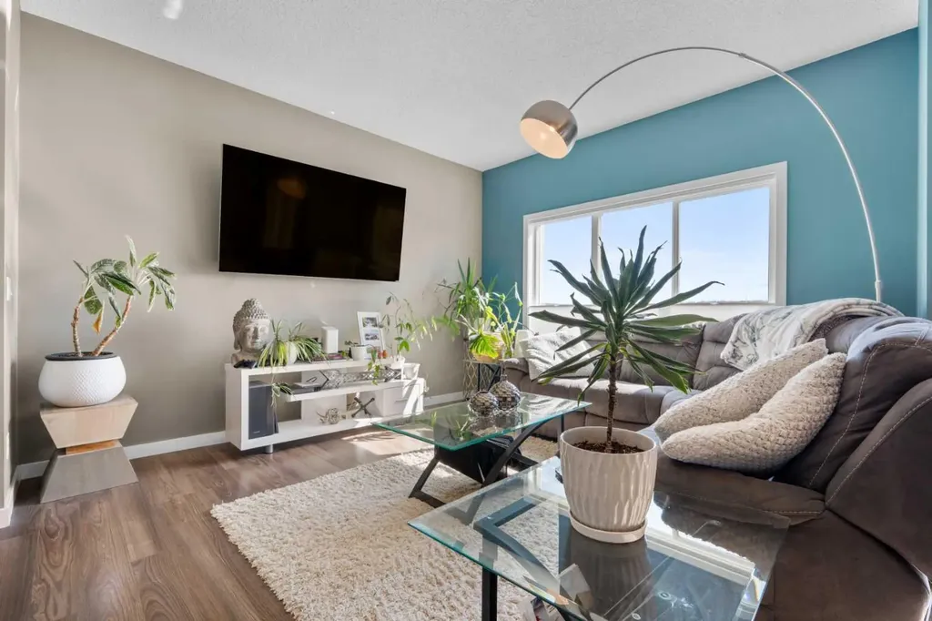 534 River Heights Crescent Cochrane AB T4C 0T8