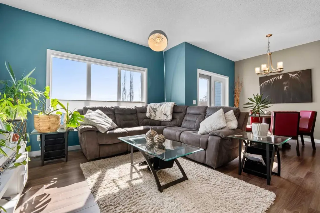 534 River Heights Crescent Cochrane AB T4C 0T8