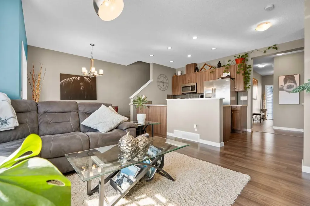 534 River Heights Crescent Cochrane AB T4C 0T8