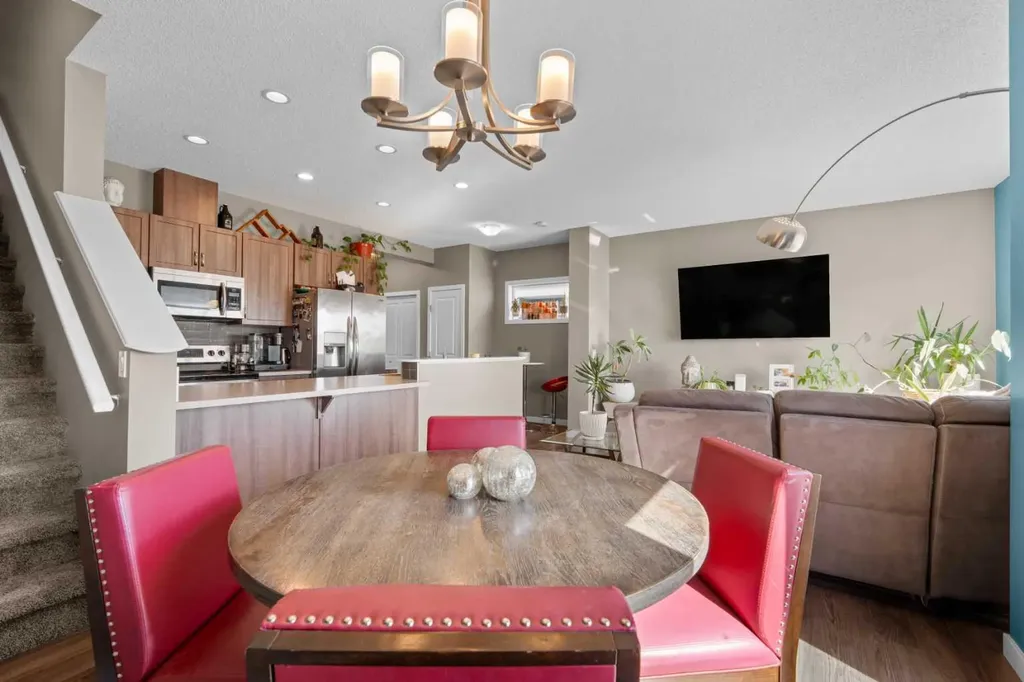534 River Heights Crescent Cochrane AB T4C 0T8