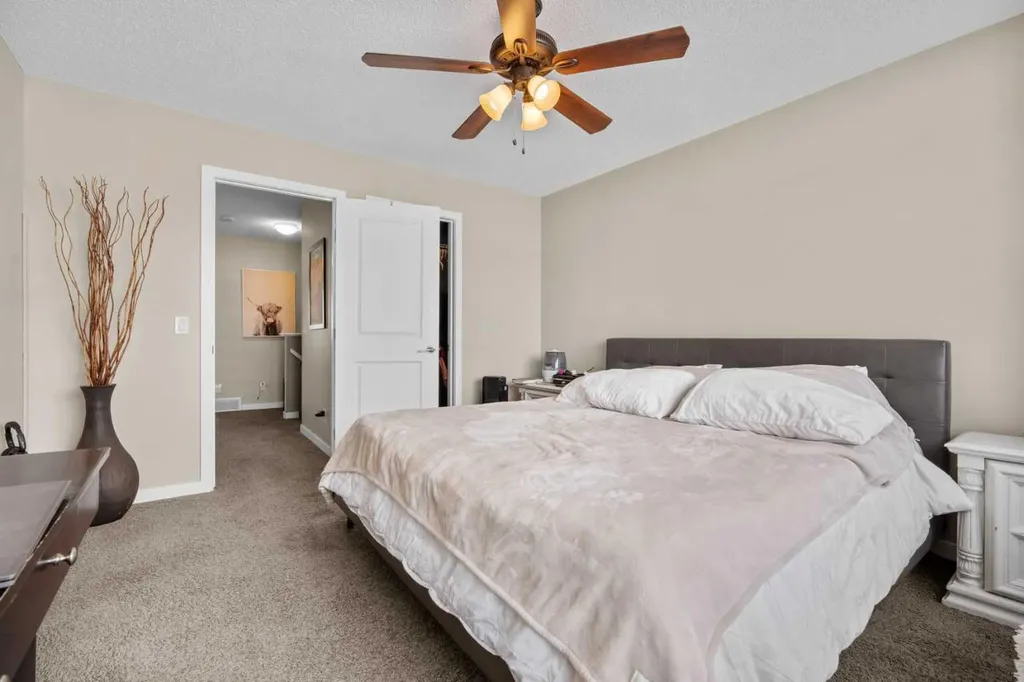 534 River Heights Crescent Cochrane AB T4C 0T8