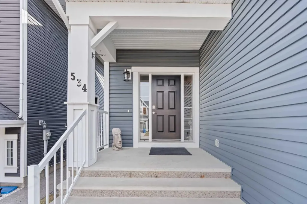 534 River Heights Crescent Cochrane AB T4C 0T8