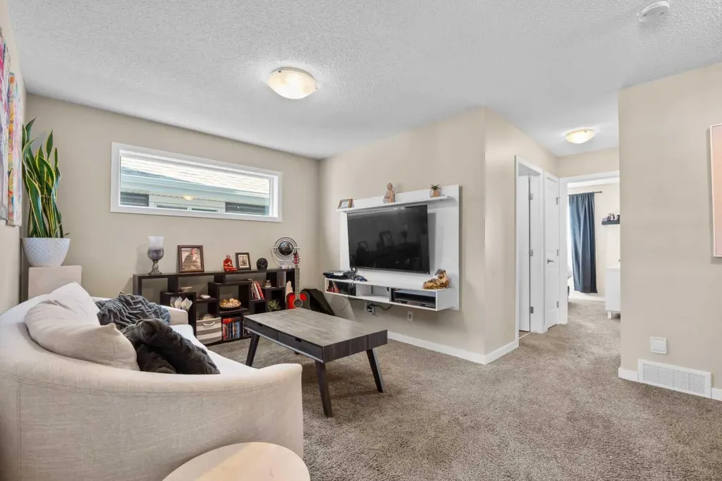 534 River Heights Crescent Cochrane AB T4C 0T8