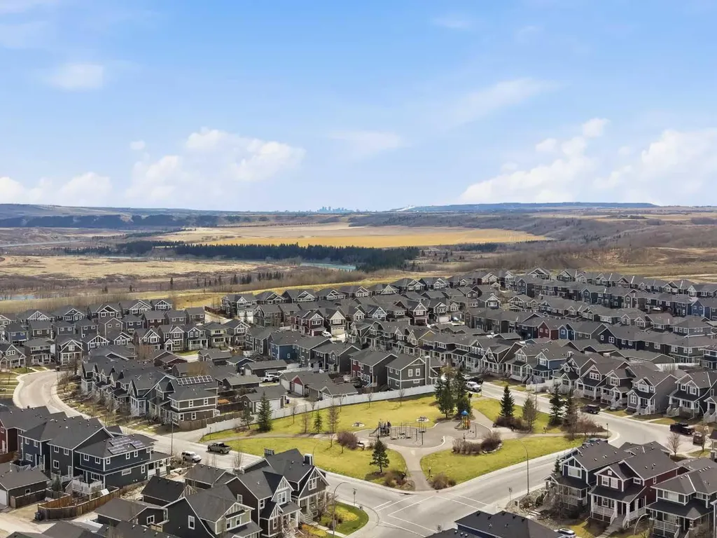 534 River Heights Crescent Cochrane AB T4C 0T8