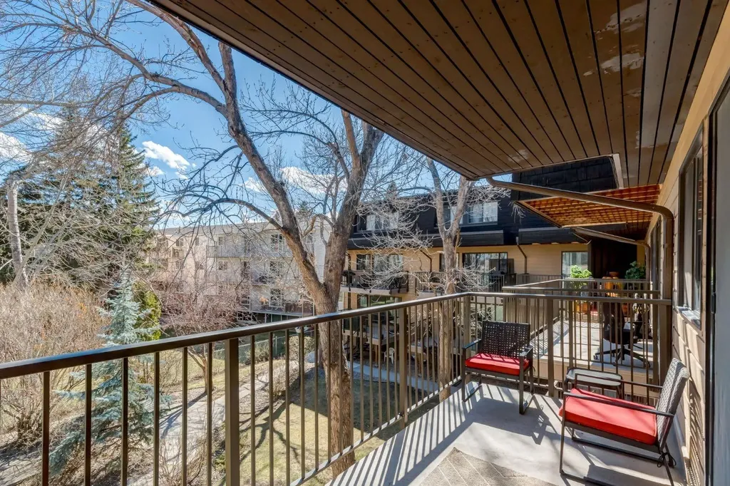 3519 49 Street NW Calgary AB T3A 2C7