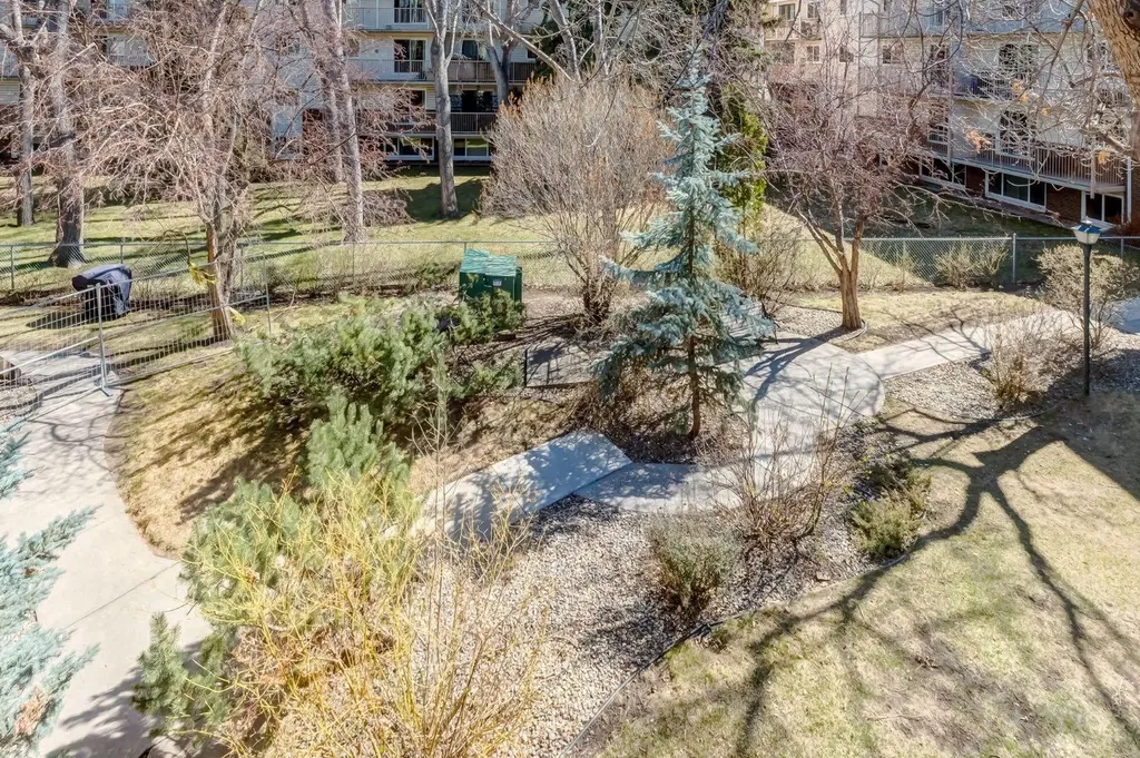 3519 49 Street NW Calgary AB T3A 2C7