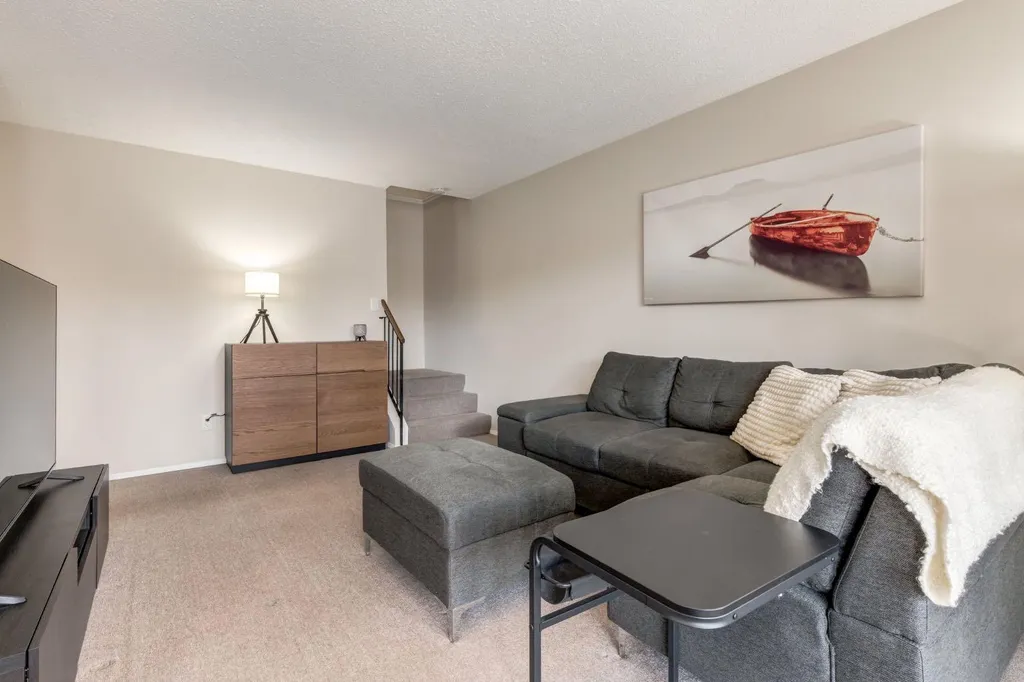 3519 49 Street NW Calgary AB T3A 2C7