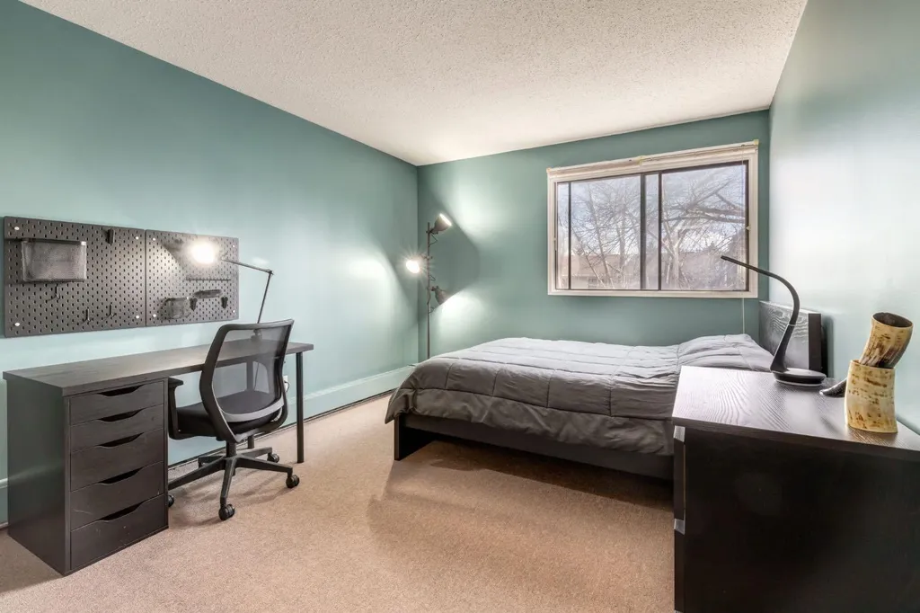 3519 49 Street NW Calgary AB T3A 2C7