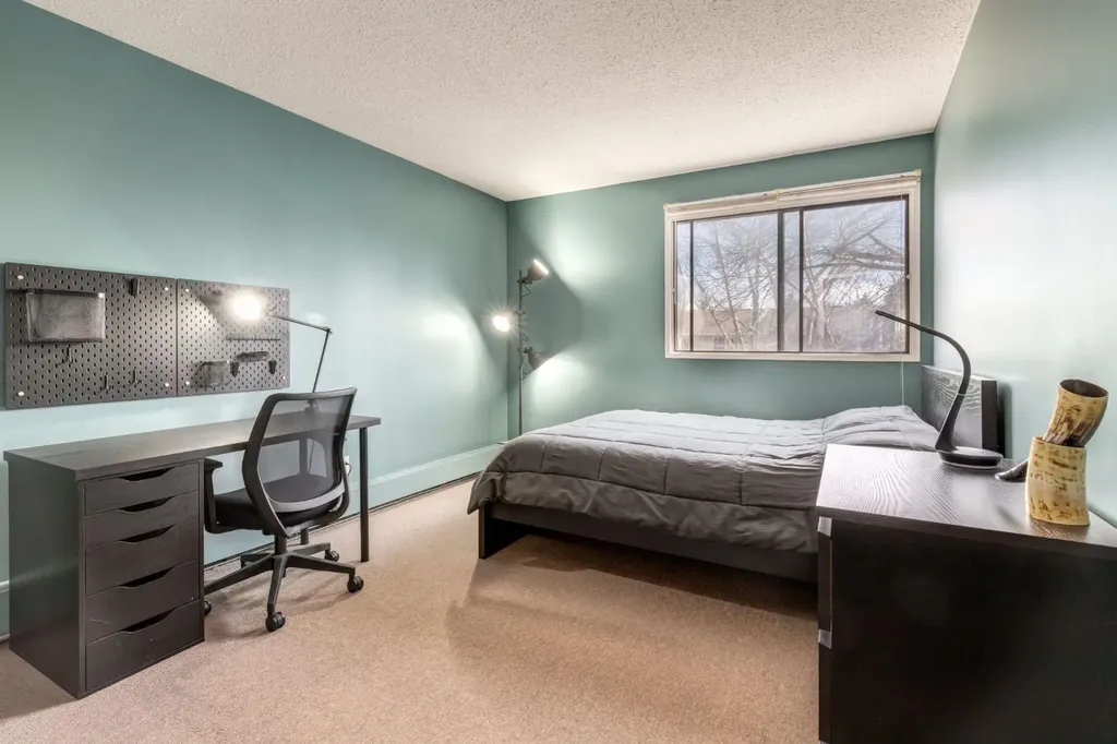 3519 49 Street NW Calgary AB T3A 2C7