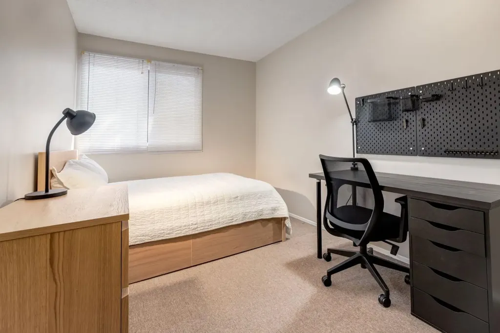 3519 49 Street NW Calgary AB T3A 2C7