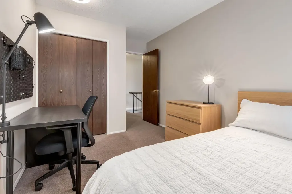 3519 49 Street NW Calgary AB T3A 2C7