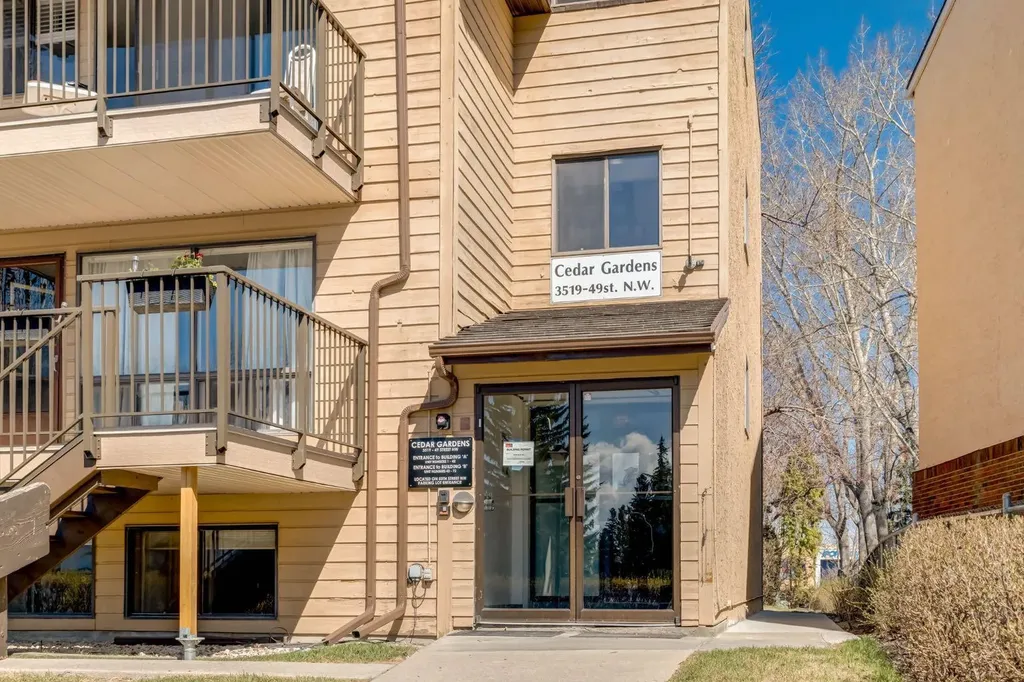 3519 49 Street NW Calgary AB T3A 2C7