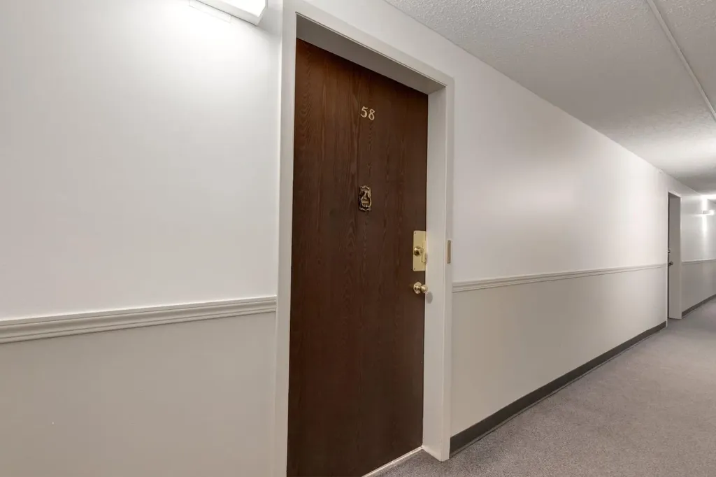 3519 49 Street NW Calgary AB T3A 2C7