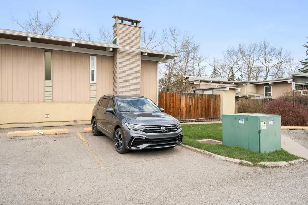 11010 Bonaventure Drive SE Calgary AB T2J3A8