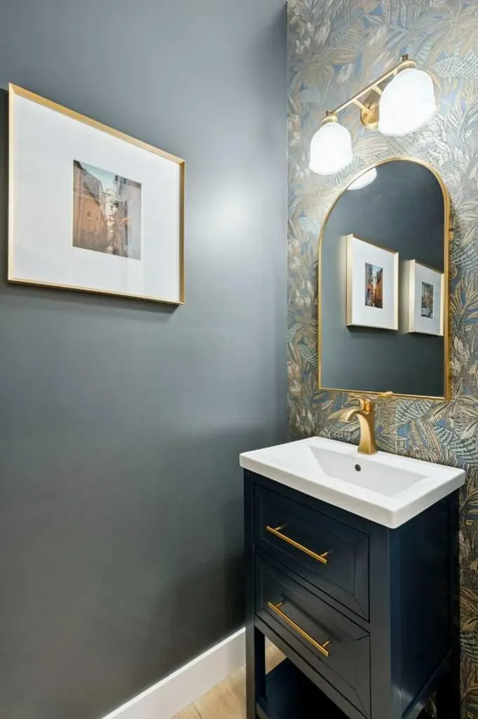 15 Valley Stream Manor NW Calgary AB T3B5V9