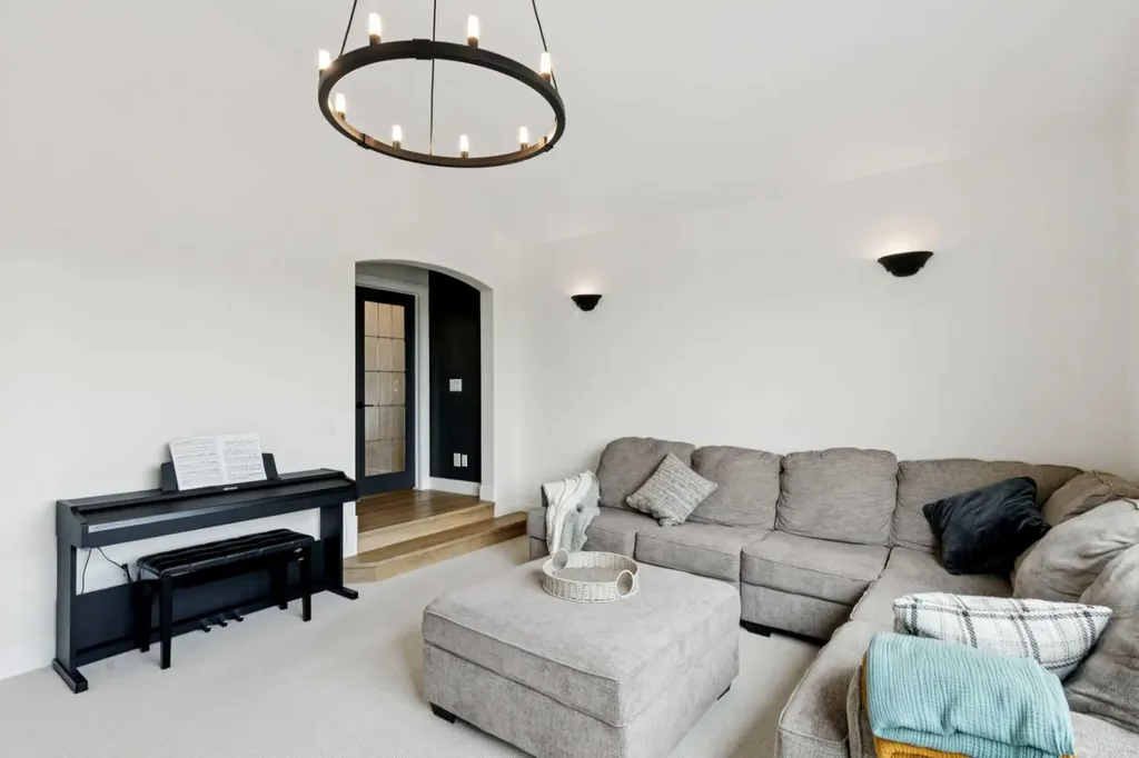 15 Valley Stream Manor NW Calgary AB T3B5V9