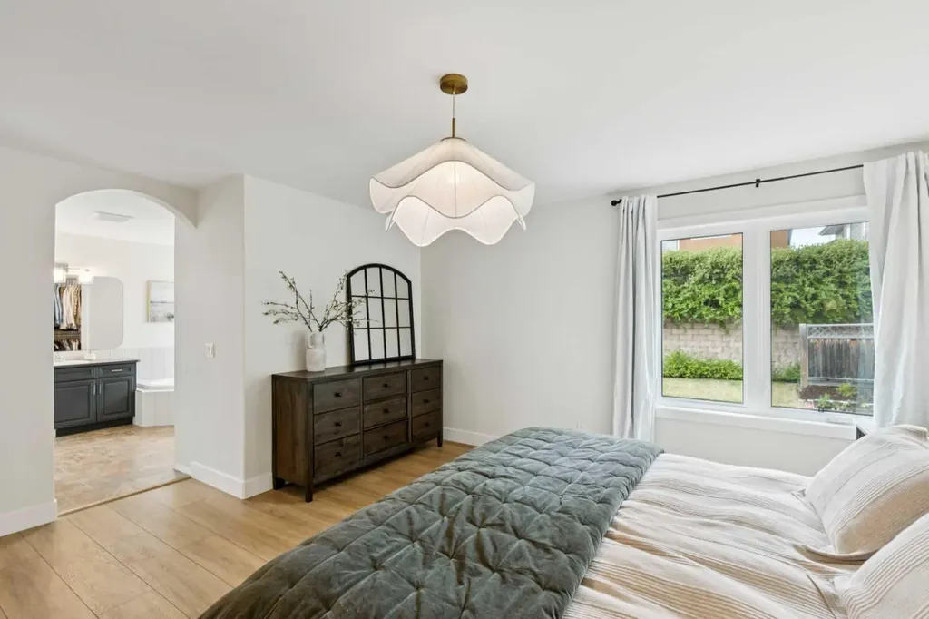 15 Valley Stream Manor NW Calgary AB T3B5V9
