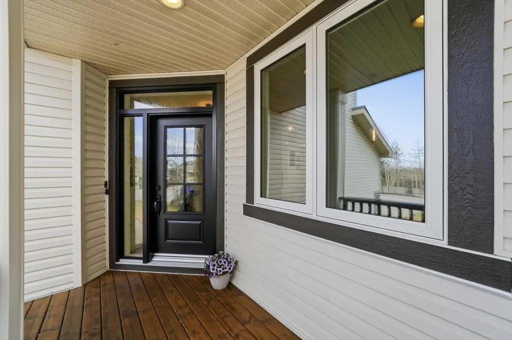 15 Valley Stream Manor NW Calgary AB T3B5V9