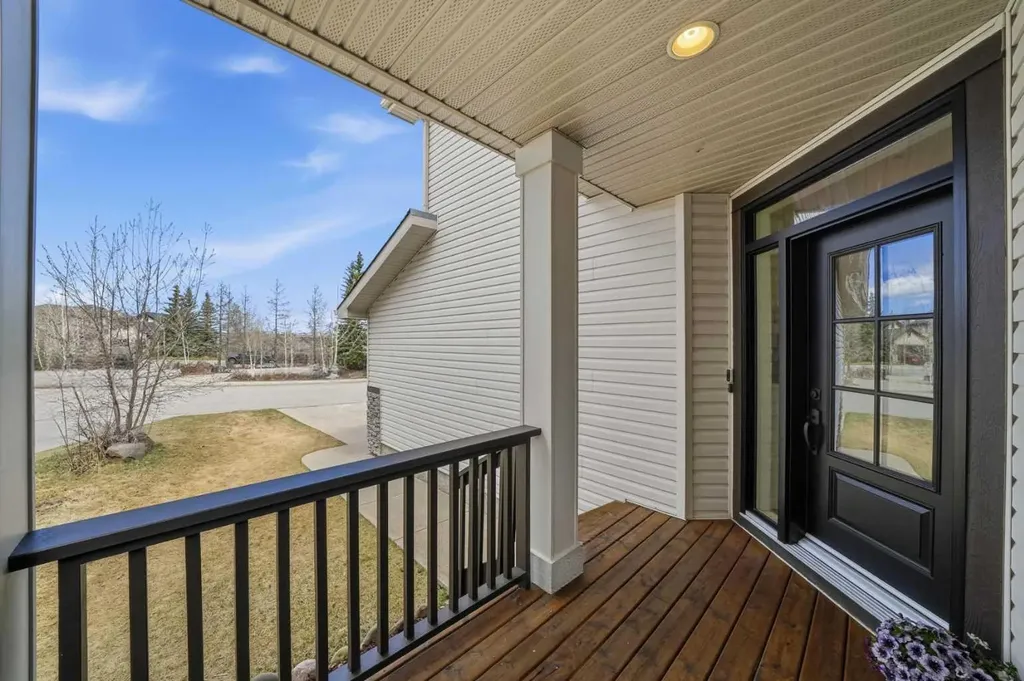 15 Valley Stream Manor NW Calgary AB T3B5V9