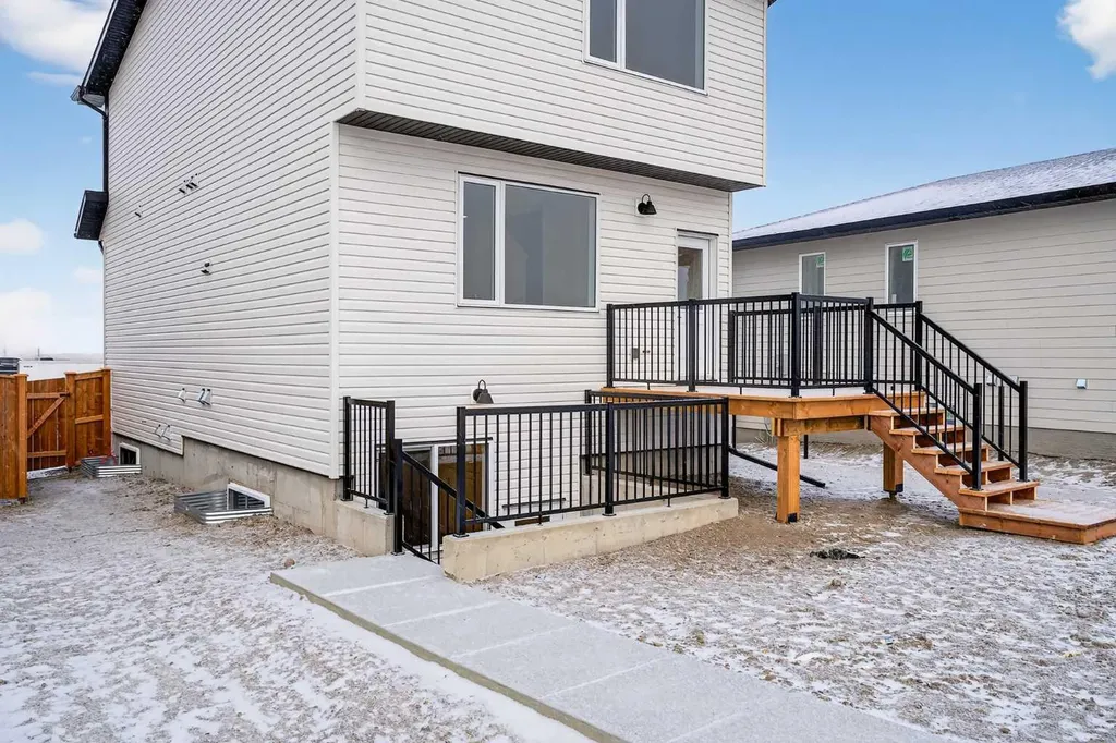2533 16 Avenue Coaldale AB T1M 0G7