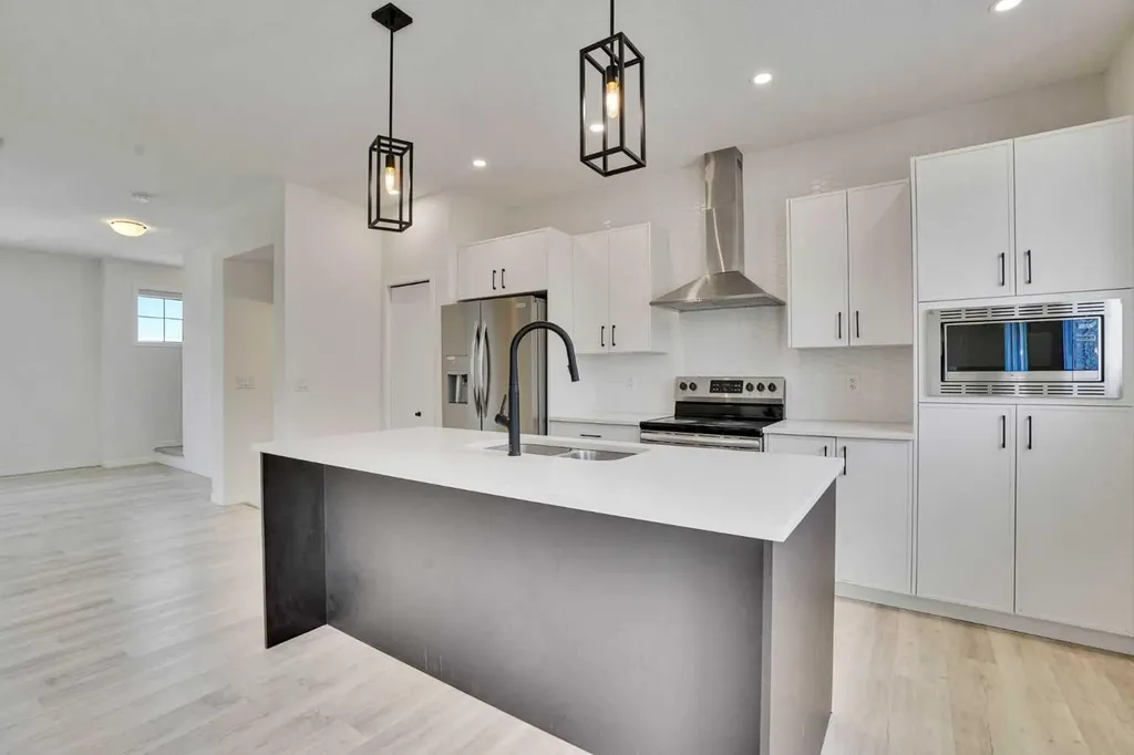 229 South Point Park SW Airdrie AB T4B 5G8