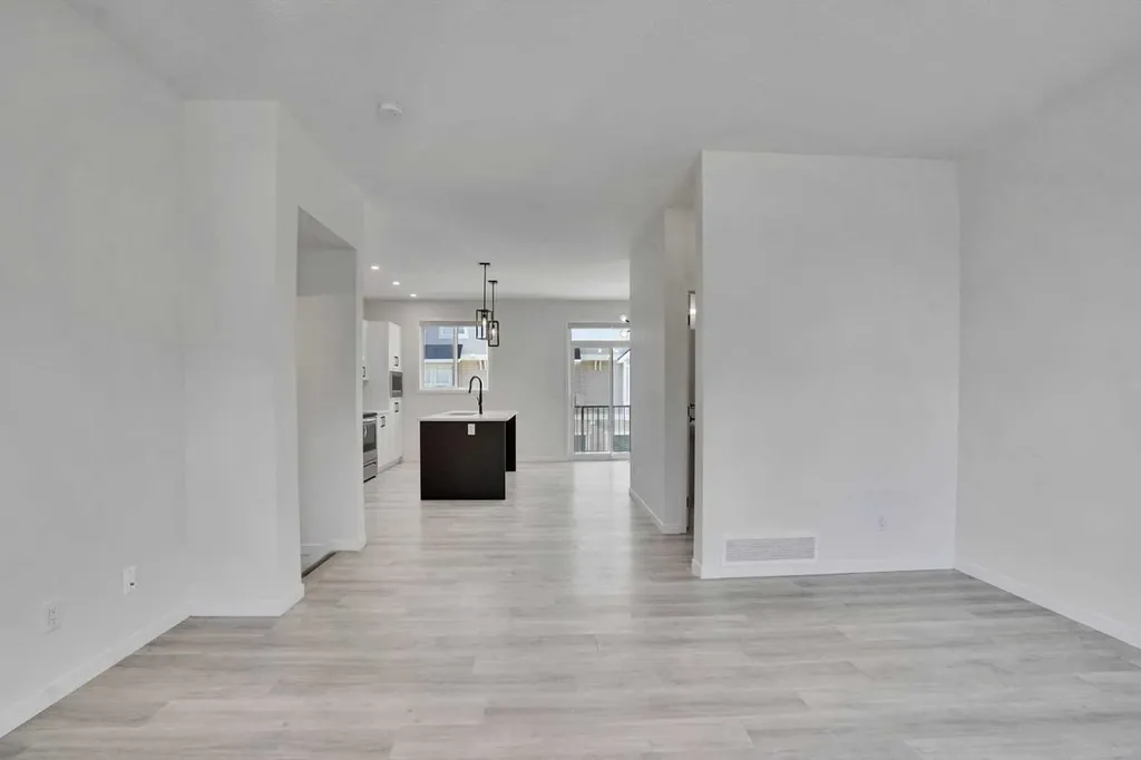 229 South Point Park SW Airdrie AB T4B 5G8