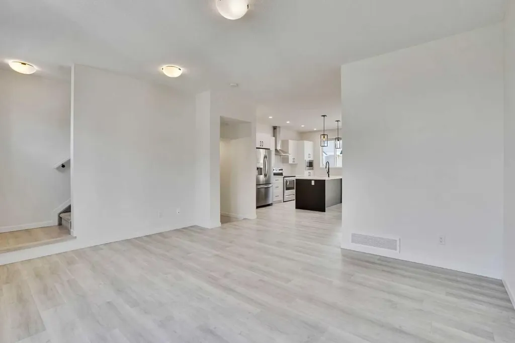 229 South Point Park SW Airdrie AB T4B 5G8