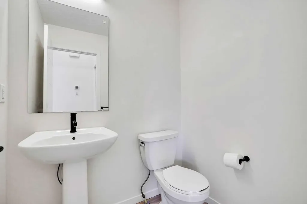 229 South Point Park SW Airdrie AB T4B 5G8