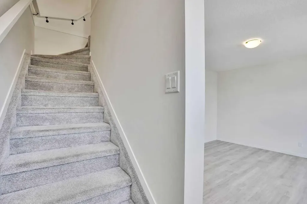 229 South Point Park SW Airdrie AB T4B 5G8