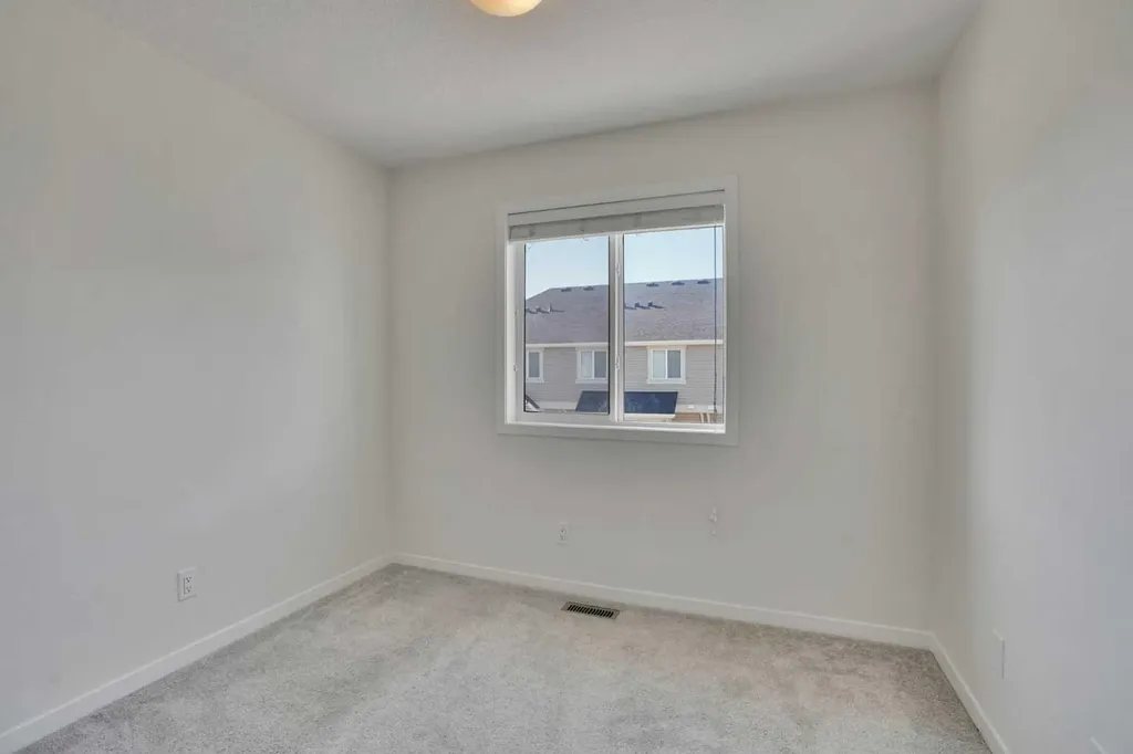 229 South Point Park SW Airdrie AB T4B 5G8