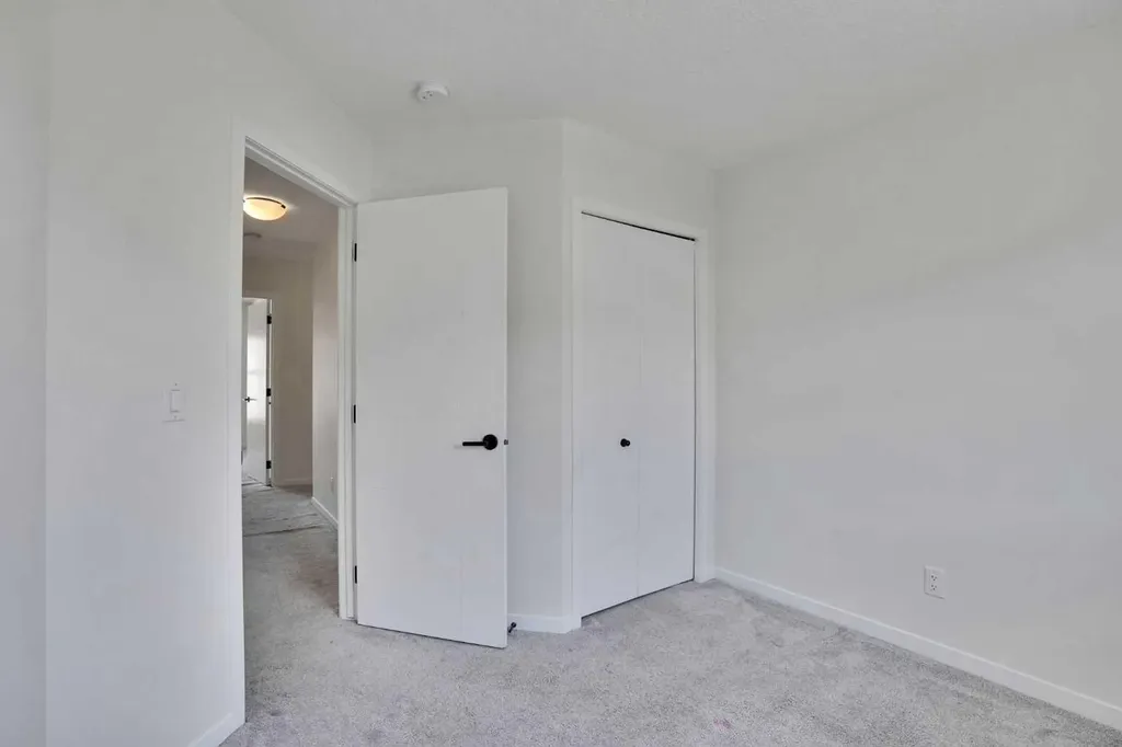 229 South Point Park SW Airdrie AB T4B 5G8